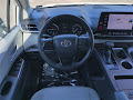 2022 Toyota Sienna LE