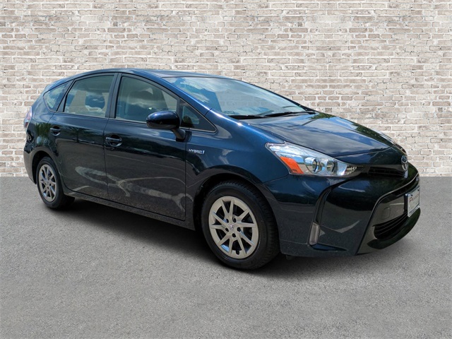 2017 Toyota Prius v Four