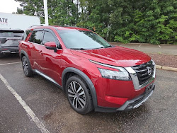 2023 Nissan Pathfinder Platinum