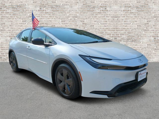 2025 Toyota Prius LE